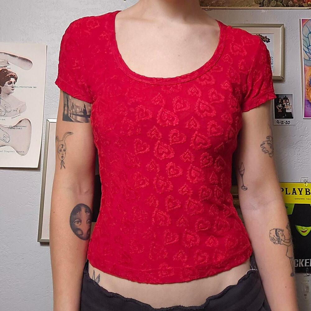 red heart textured baby tee coquette ♡